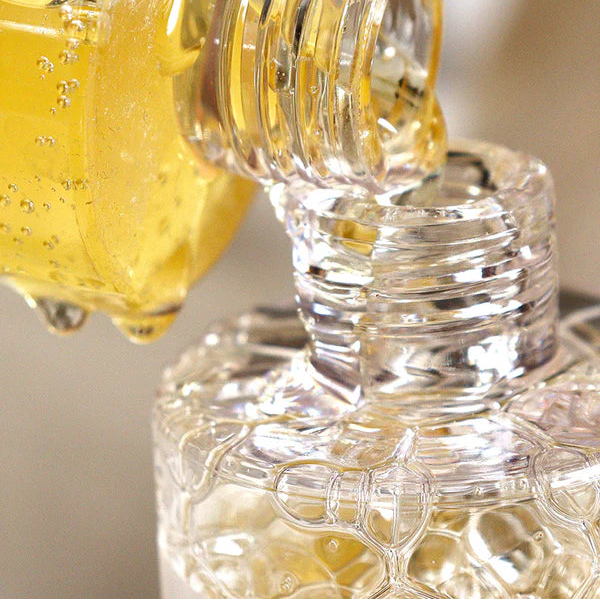 KNOURS. Oil-To-Foam Facial Cleanser