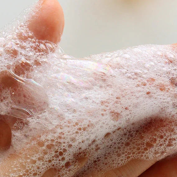 KNOURS. Oil-To-Foam Facial Cleanser